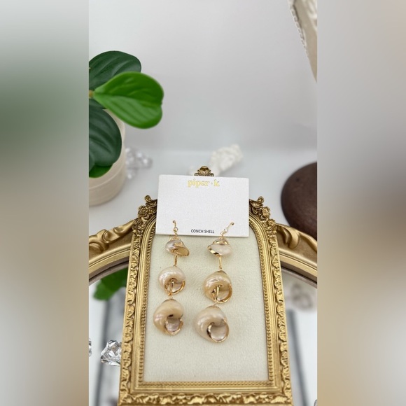 Piper-K Gold Conch Shell Statement Earrings – Coastal Luxe - Picture 1 of 9